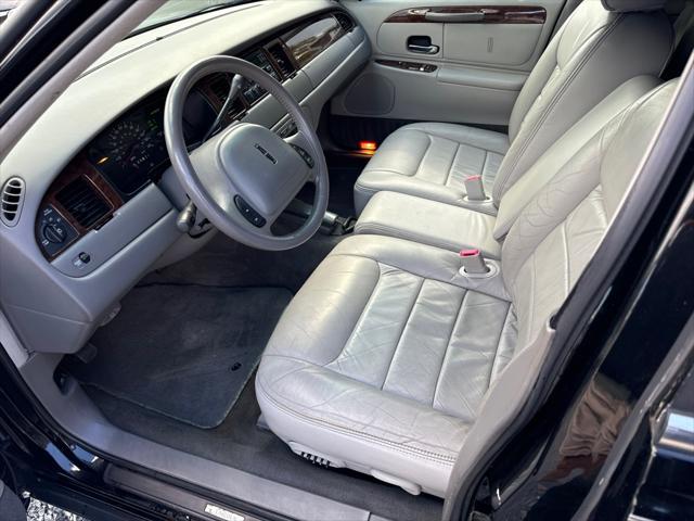 used 1999 Lincoln Town Car car, priced at $7,800