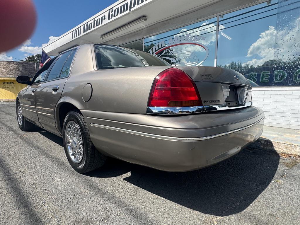 used 2001 Ford Crown Victoria car, priced at $2,800