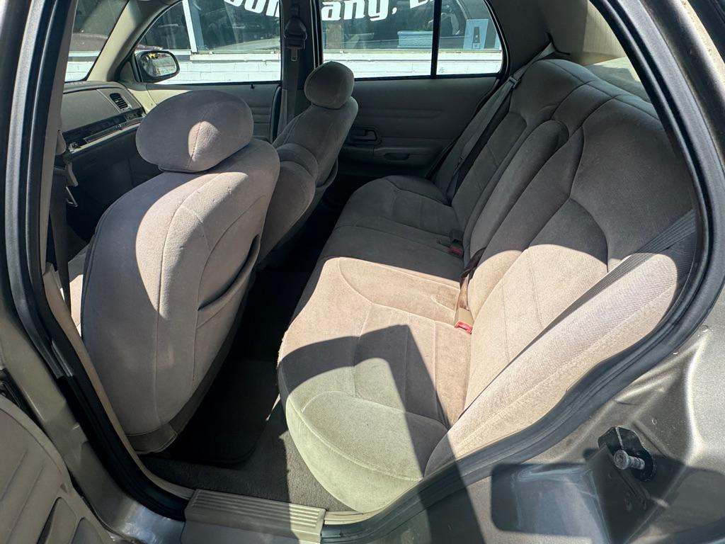 used 2001 Ford Crown Victoria car, priced at $2,800
