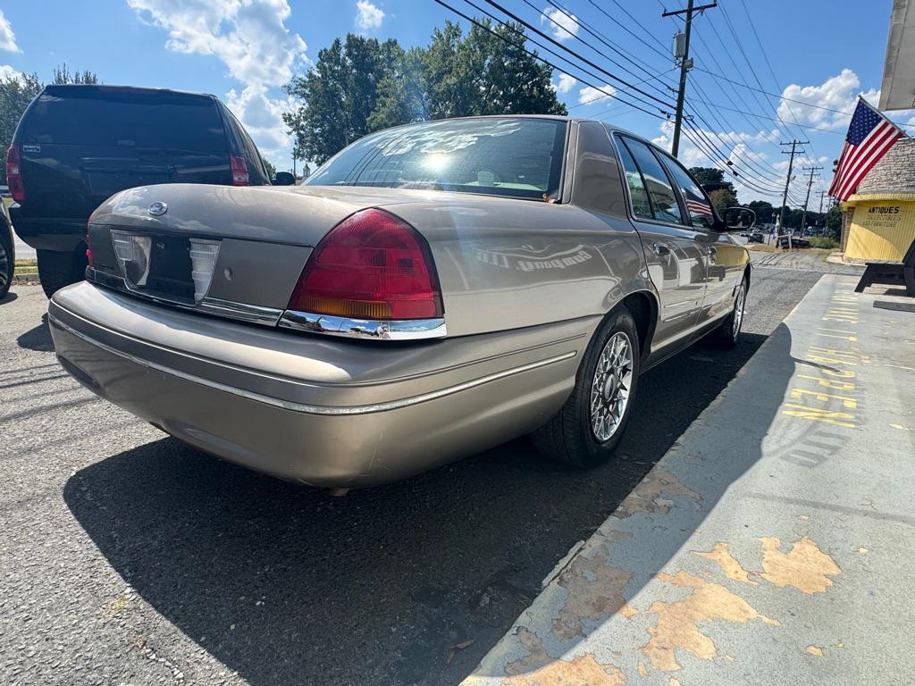 used 2001 Ford Crown Victoria car, priced at $2,800