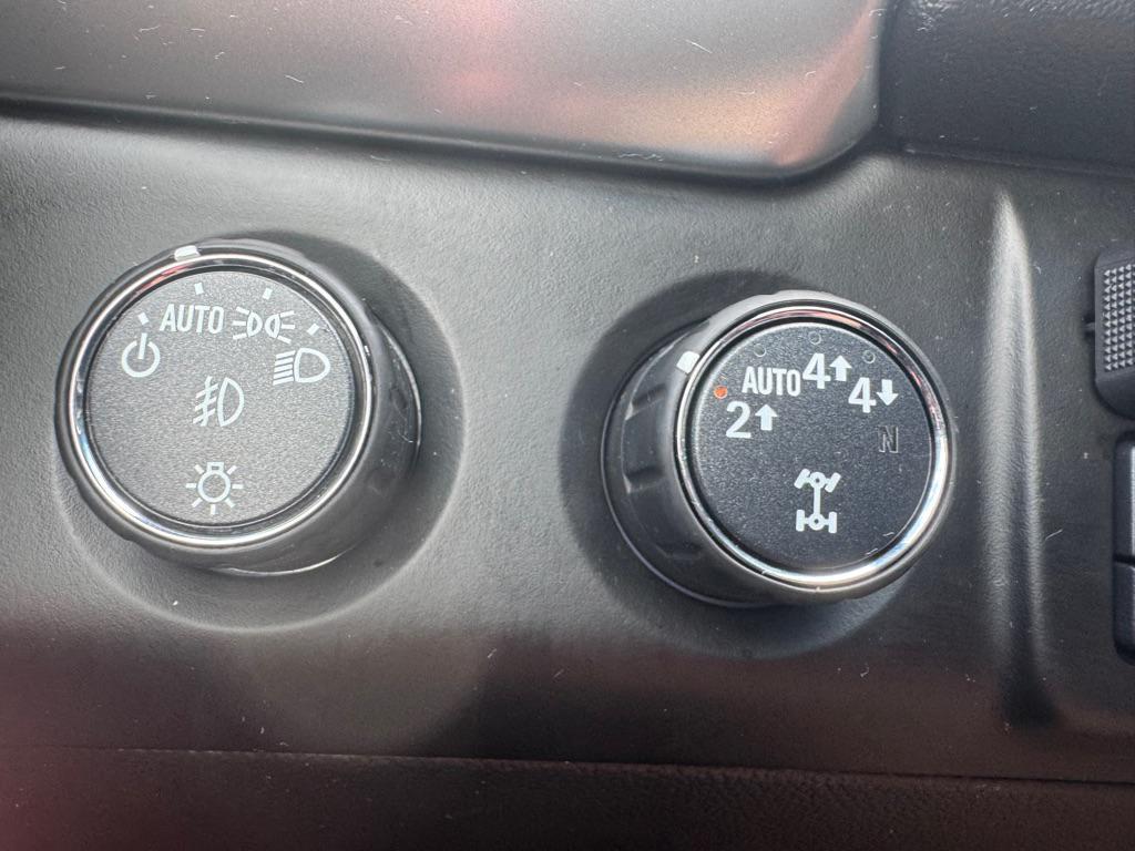 used 2017 Chevrolet Suburban car, priced at $27,800