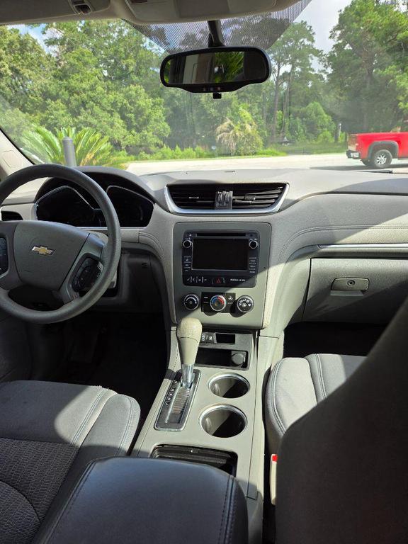 used 2014 Chevrolet Traverse car, priced at $3,900