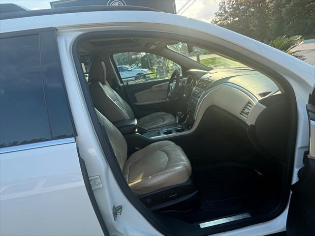 used 2011 Chevrolet Traverse car, priced at $3,400