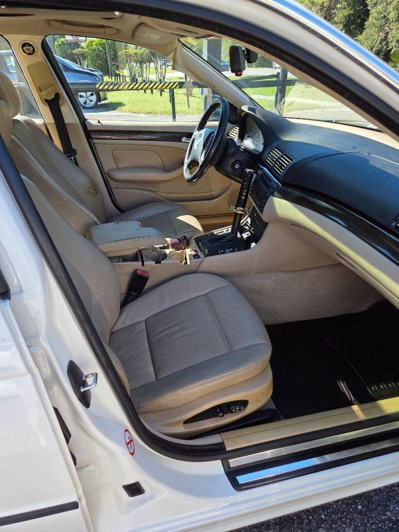 used 2001 BMW 325 car, priced at $1,900