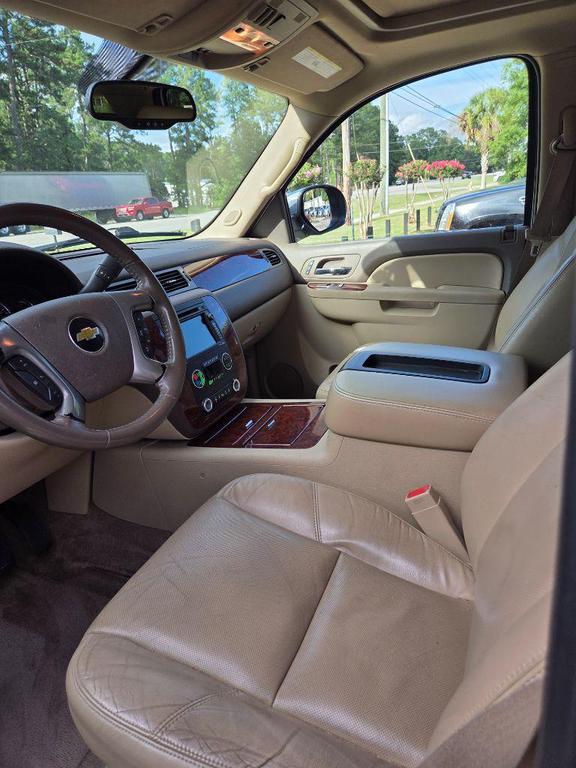 used 2011 Chevrolet Suburban car, priced at $6,800
