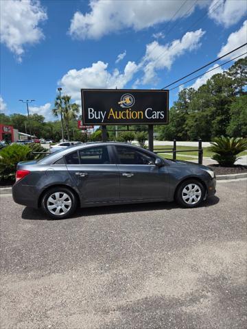 used 2013 Chevrolet Cruze car, priced at $3,200