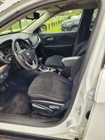 used 2015 Jeep Cherokee car, priced at $4,300