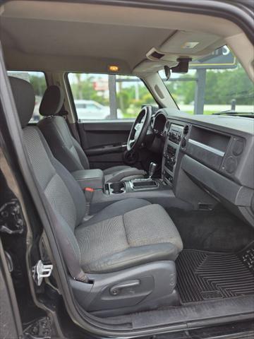 used 2008 Jeep Commander car, priced at $3,900