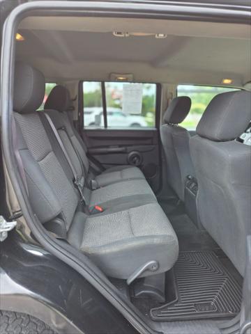 used 2008 Jeep Commander car, priced at $3,900