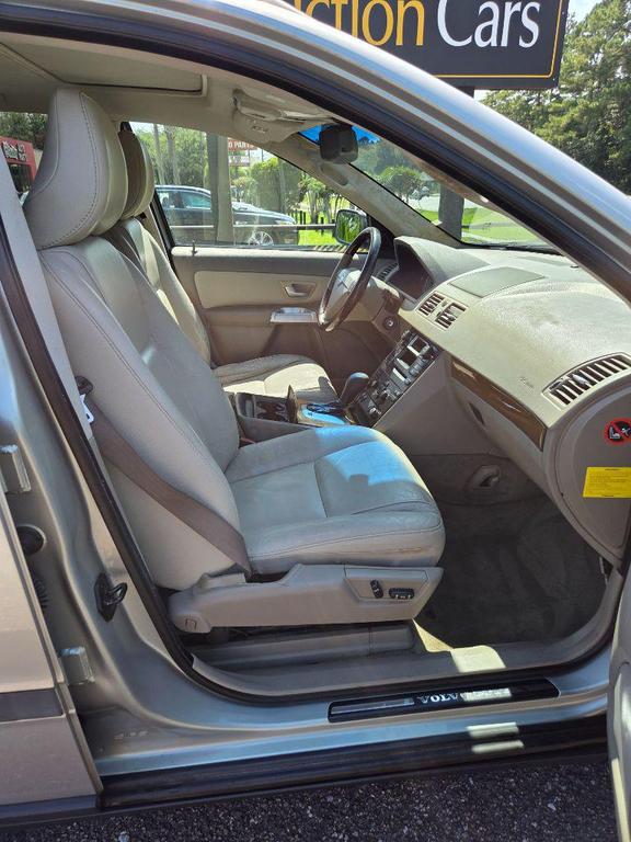 used 2005 Volvo XC90 car, priced at $2,800