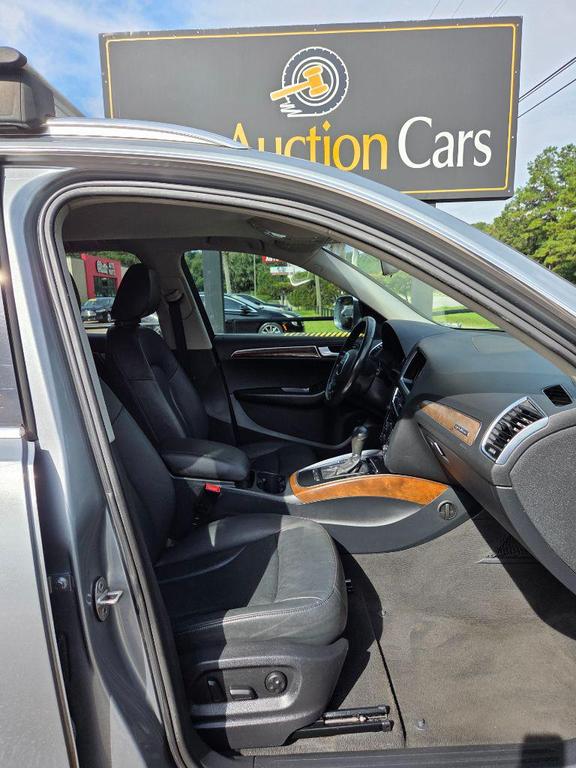 used 2010 Audi Q5 car, priced at $3,200