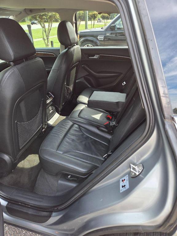 used 2010 Audi Q5 car, priced at $3,200