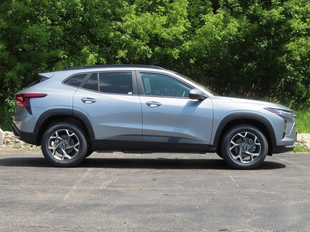 new 2025 Chevrolet Trax car, priced at $24,720
