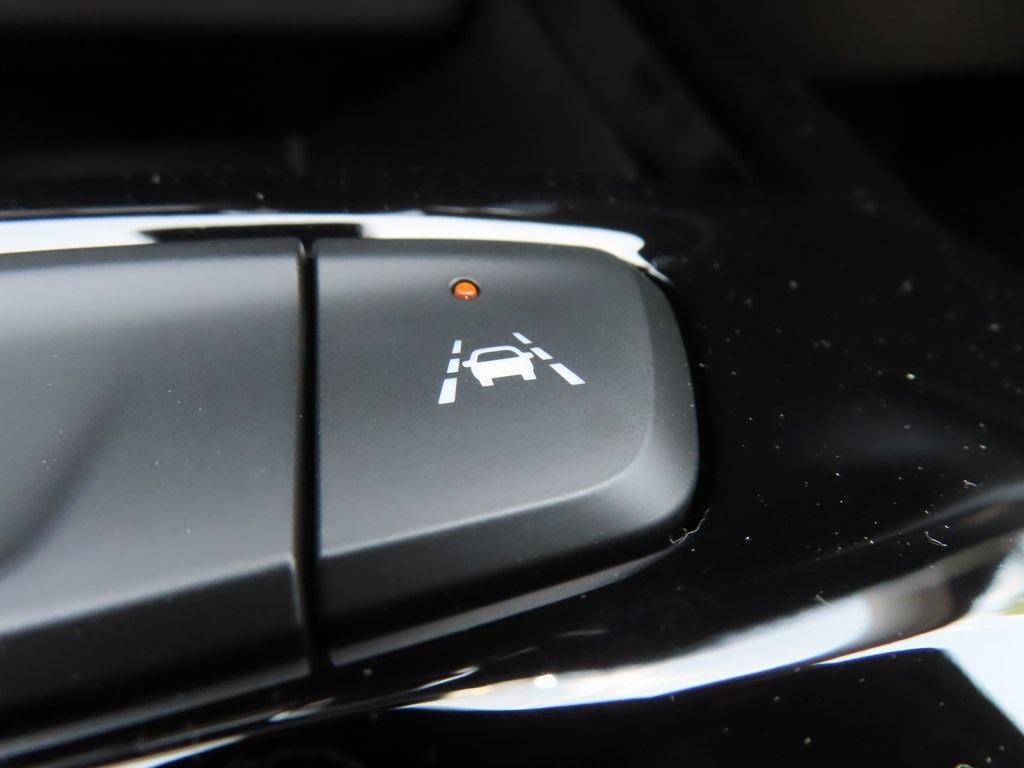 new 2025 Chevrolet Trax car, priced at $24,720