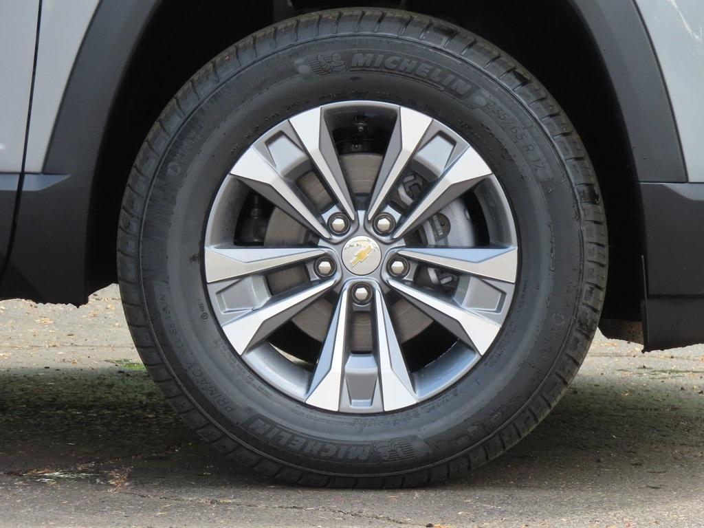 new 2026 Chevrolet Equinox car, priced at $31,995