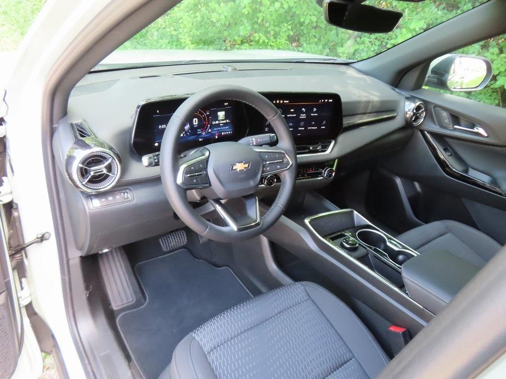 new 2026 Chevrolet Equinox car, priced at $31,952