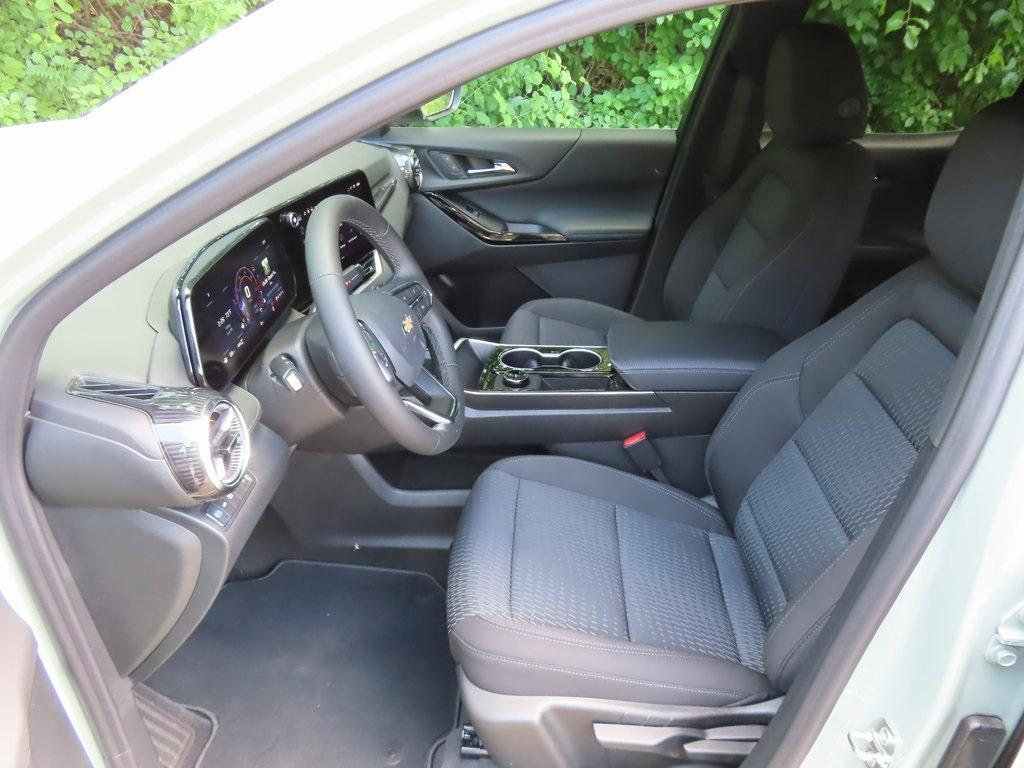 new 2026 Chevrolet Equinox car, priced at $31,952