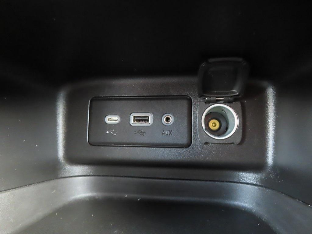 used 2021 Chevrolet Equinox car, priced at $17,700