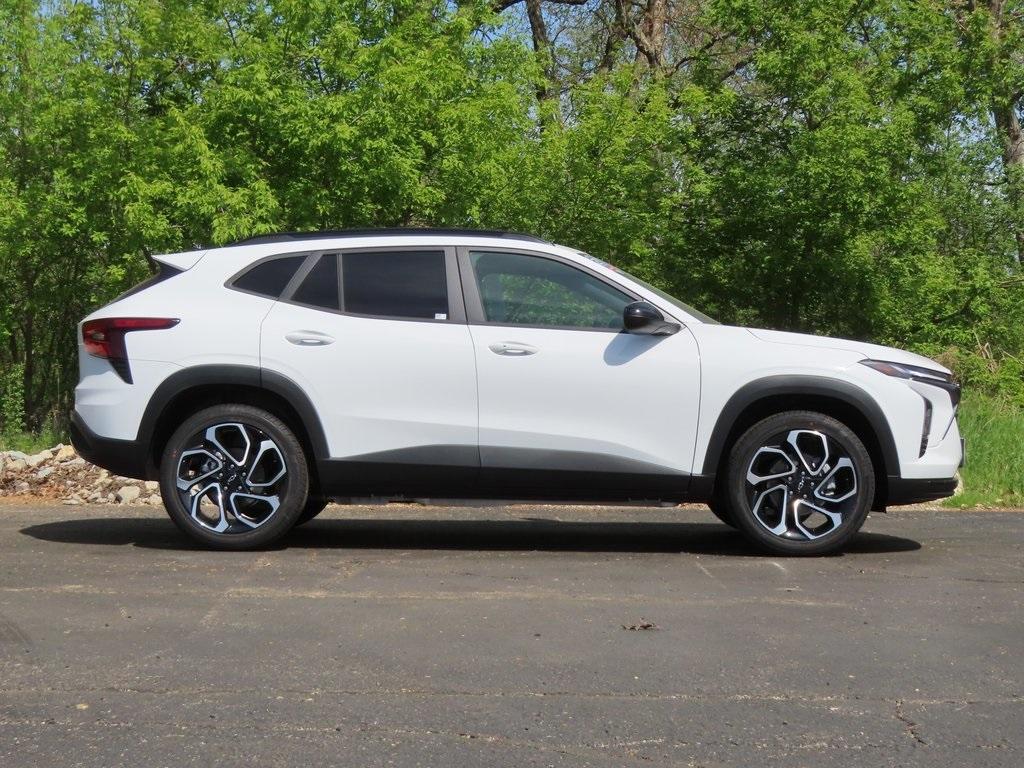 new 2025 Chevrolet Trax car, priced at $25,960