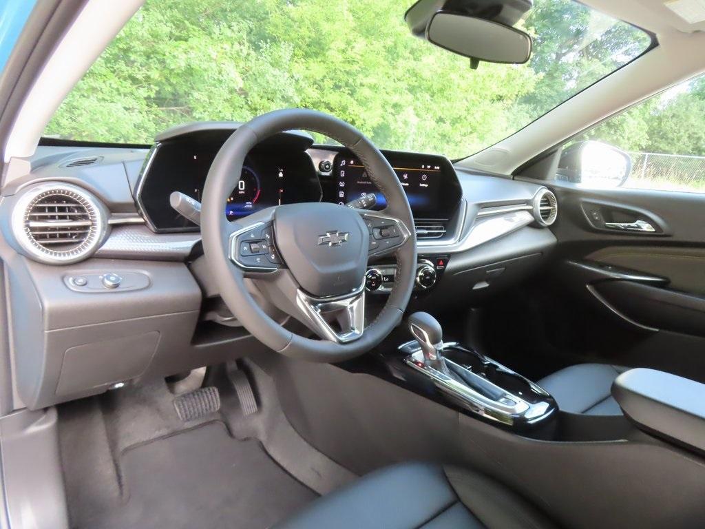 new 2025 Chevrolet Trax car, priced at $26,543