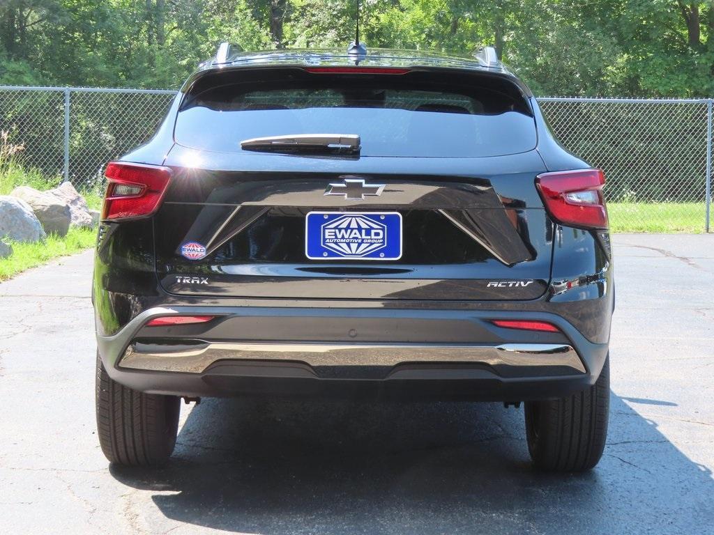 new 2025 Chevrolet Trax car, priced at $26,423