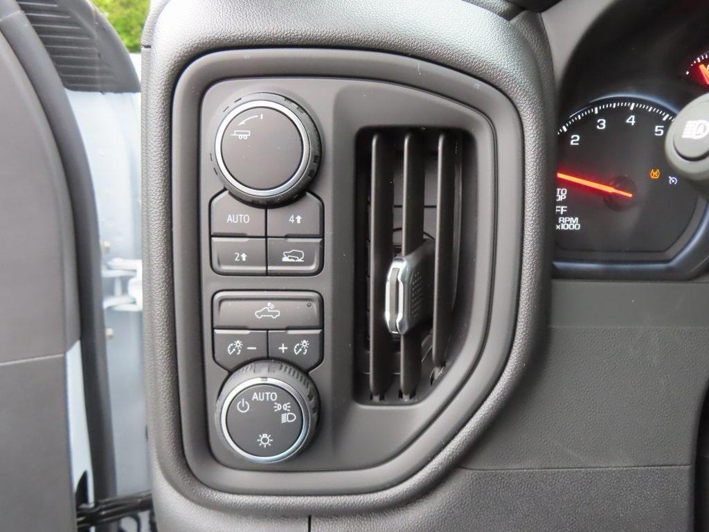 new 2025 Chevrolet Silverado 1500 car, priced at $39,301
