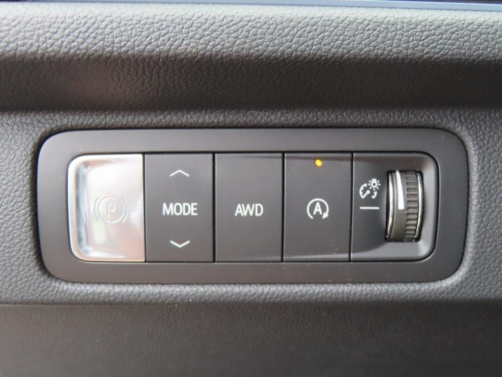 new 2025 Chevrolet Traverse car, priced at $52,736