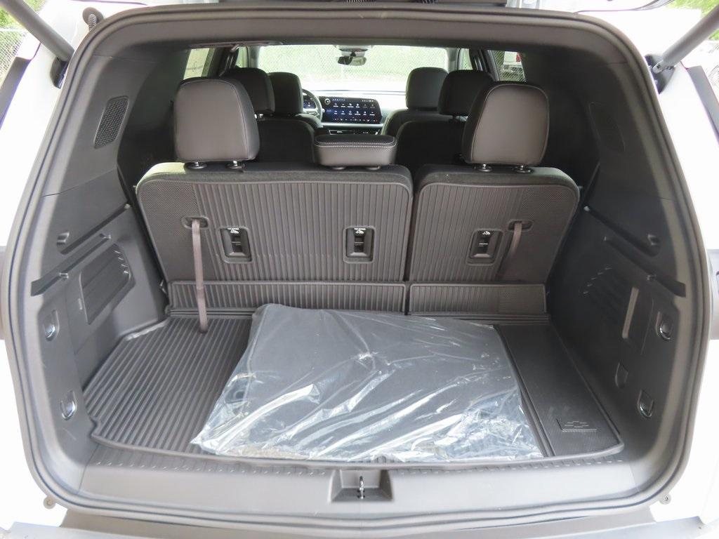 new 2026 Chevrolet Traverse car, priced at $55,325