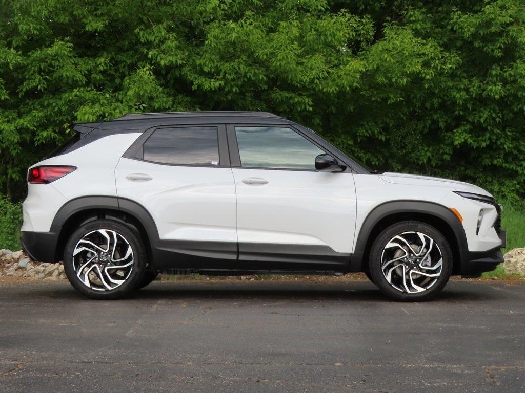 new 2025 Chevrolet TrailBlazer car, priced at $32,596