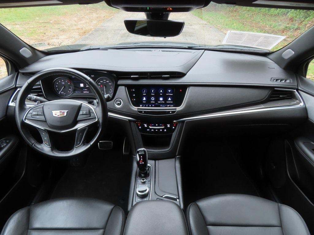 used 2022 Cadillac XT5 car, priced at $35,500