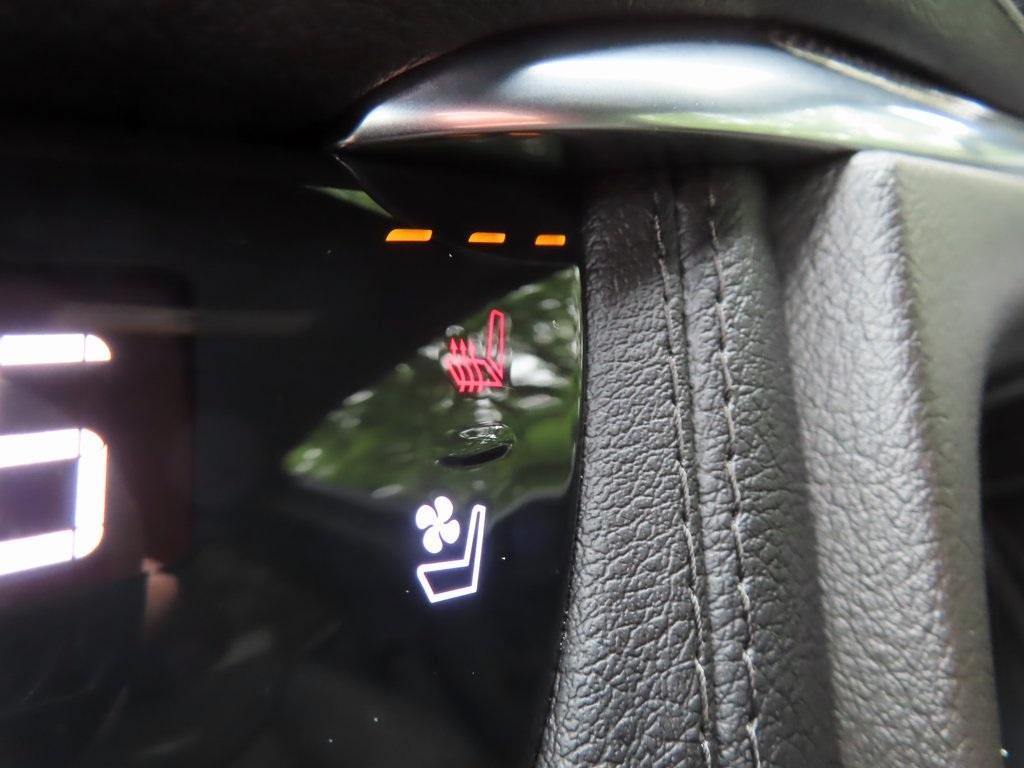 used 2022 Cadillac XT5 car, priced at $35,500