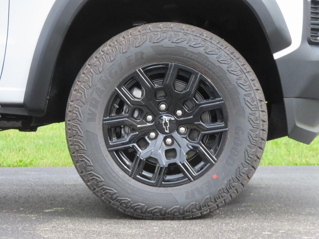 new 2026 Chevrolet Colorado car, priced at $42,985