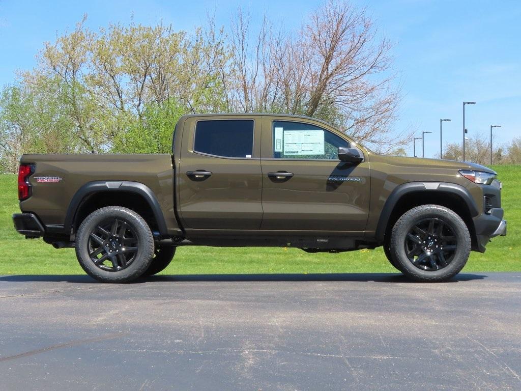 new 2025 Chevrolet Colorado car, priced at $44,570