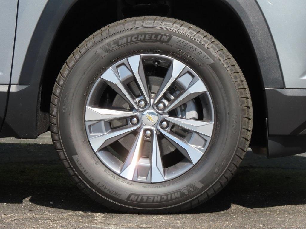 new 2026 Chevrolet Equinox car, priced at $35,333