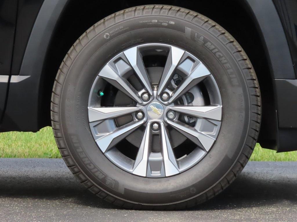 new 2026 Chevrolet Equinox car, priced at $33,490