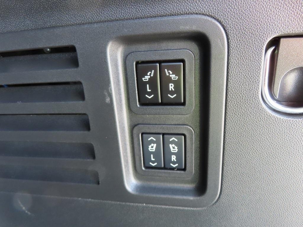 used 2024 Chevrolet Traverse car, priced at $53,995
