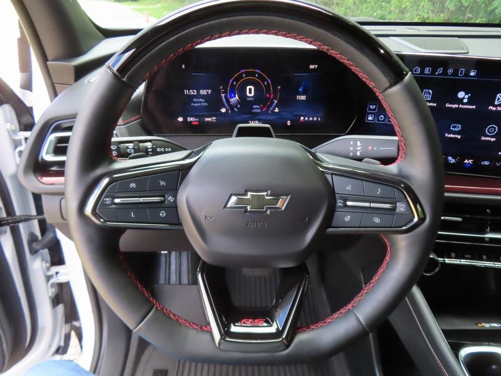 used 2024 Chevrolet Traverse car, priced at $53,995