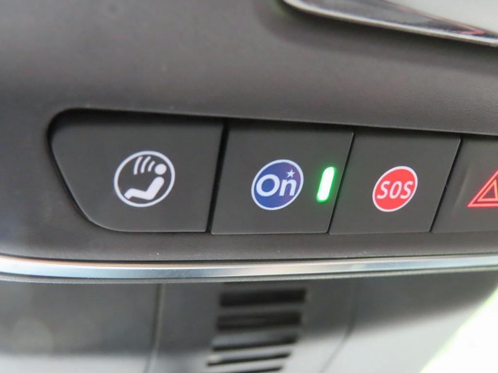 used 2024 Chevrolet Traverse car, priced at $53,995