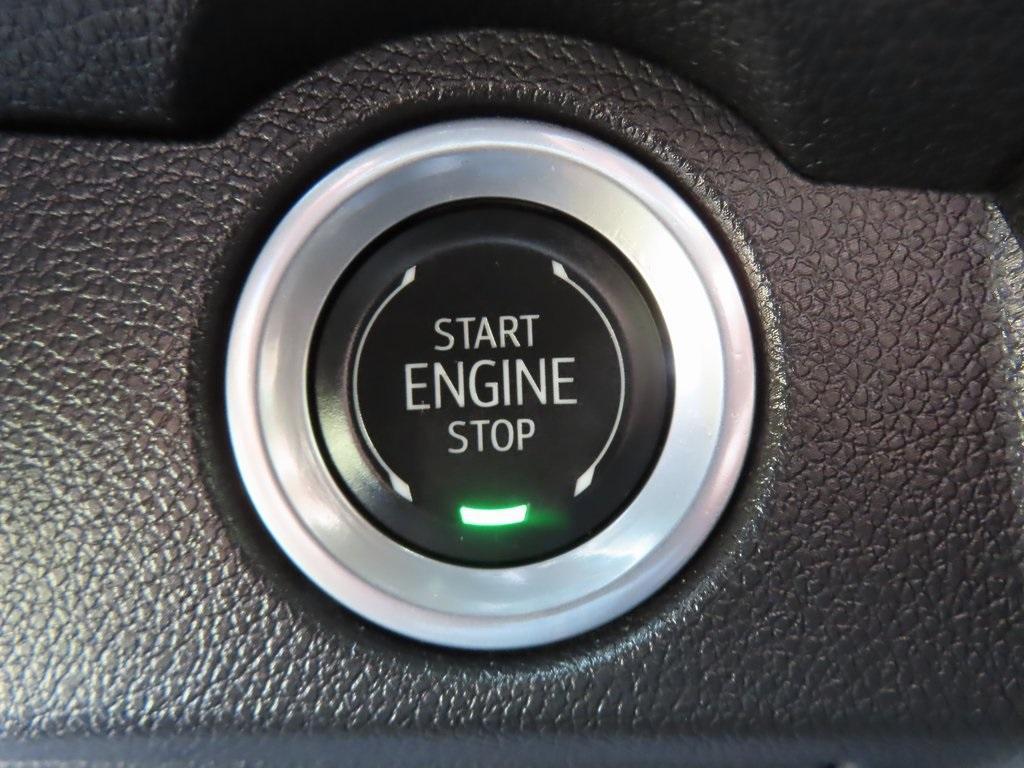 used 2024 Chevrolet Traverse car, priced at $53,995