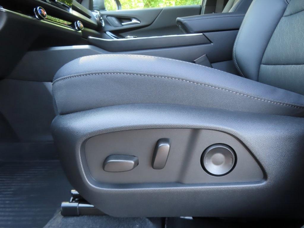 new 2026 Chevrolet Equinox car, priced at $36,711