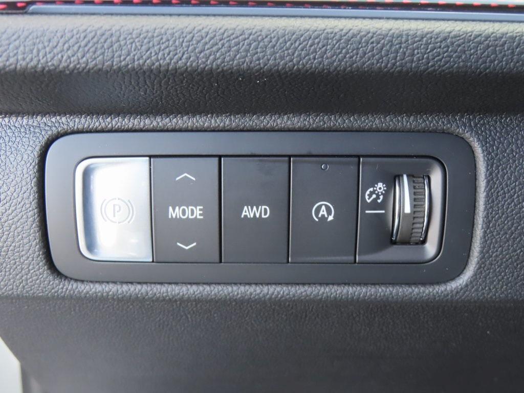 new 2026 Chevrolet Traverse car, priced at $60,608