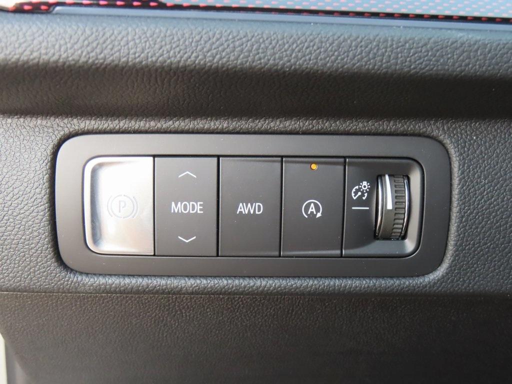 new 2025 Chevrolet Traverse car, priced at $59,095
