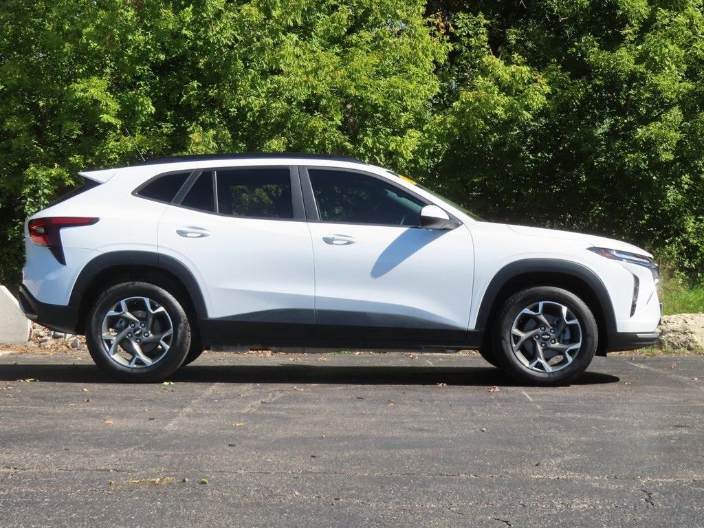 used 2024 Chevrolet Trax car, priced at $21,400