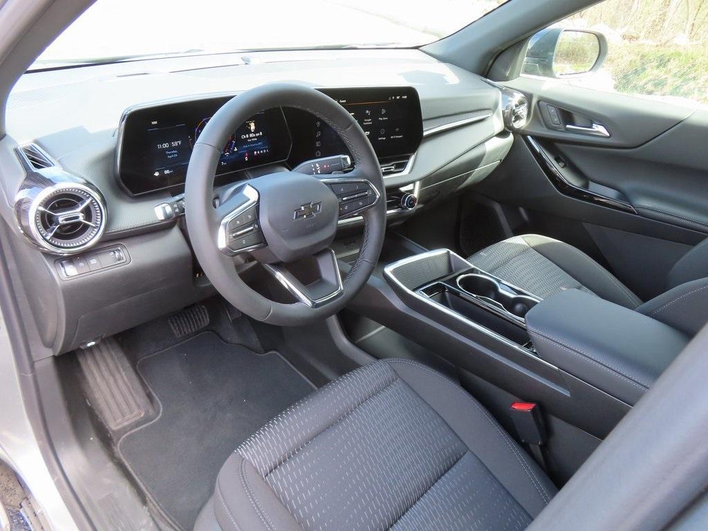new 2025 Chevrolet Equinox car, priced at $30,730