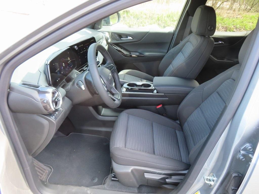 new 2025 Chevrolet Equinox car, priced at $30,730