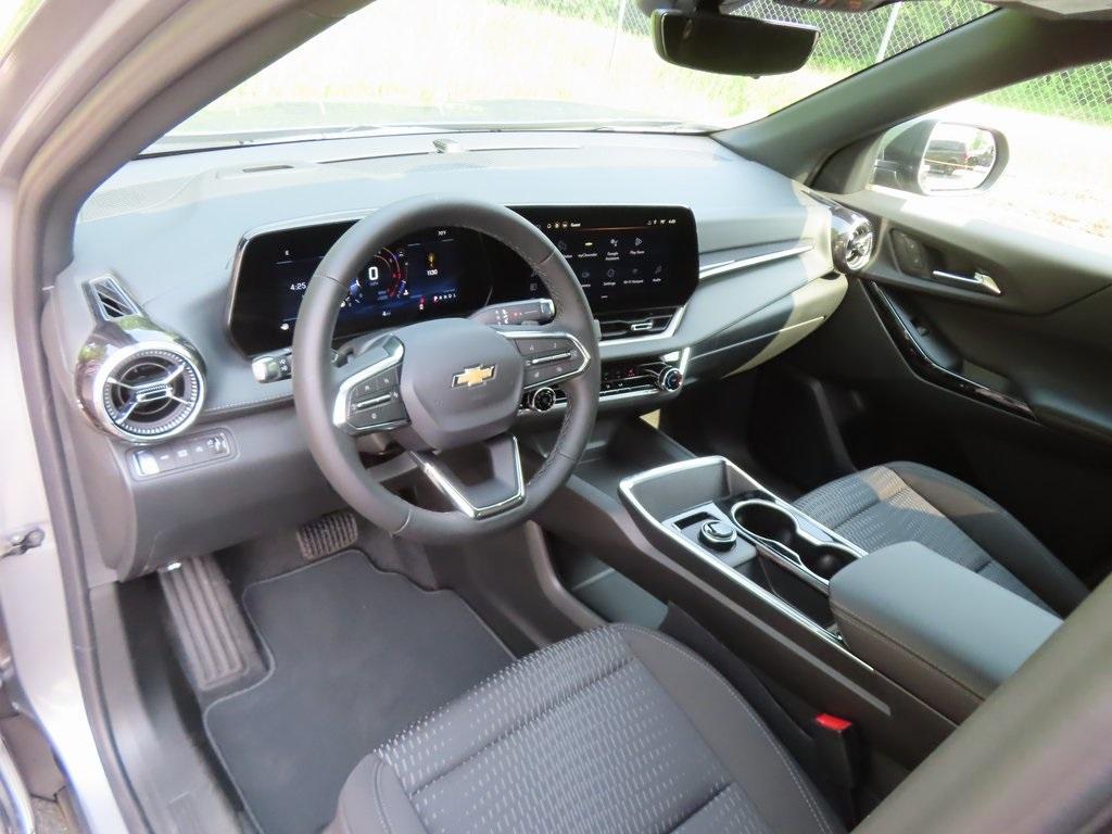 new 2026 Chevrolet Equinox car, priced at $32,940