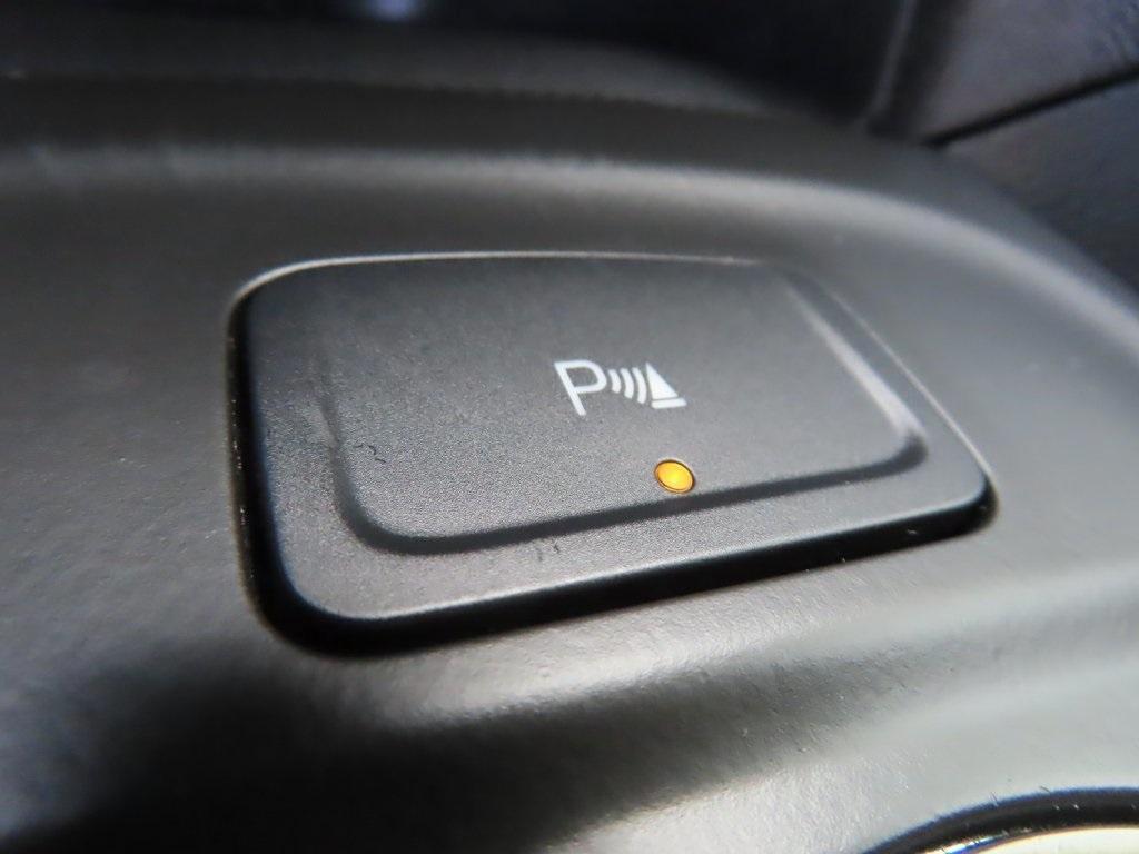 used 2023 Chevrolet Equinox car, priced at $21,669