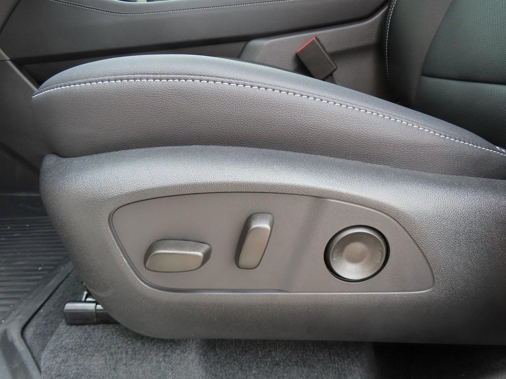 new 2025 Chevrolet Traverse car, priced at $45,560