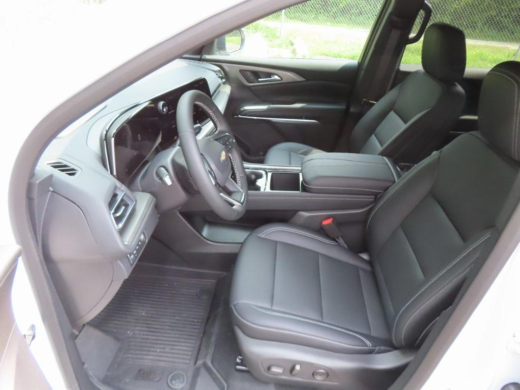 new 2025 Chevrolet Traverse car, priced at $45,560