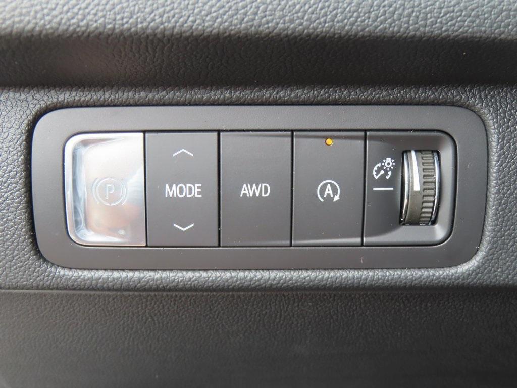 new 2025 Chevrolet Traverse car, priced at $51,915